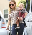 Hilary Duff Grabs Some Mexican Food To Go