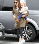Jennifer Garner Takes Her Kids To Breakfast