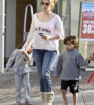 Busy Mom Jennifer Lopez Goes From Fashionable To Frumpy