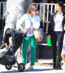 Jessica Alba And Her Girls Leaving Le Pain Quotidien
