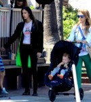 Jessica Alba And Her Girls Leaving Le Pain Quotidien
