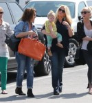 Pregnant Jessica Simpson & Family Shopping At Toys 'R' Us