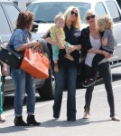 Pregnant Jessica Simpson & Family Shopping At Toys 'R' Us
