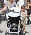 Kourtney Kardashian And Family Out For Lunch