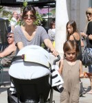 Kourtney Kardashian And Family Out For Lunch