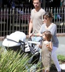 Kourtney Kardashian And Family Out For Lunch