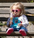 Bethenny Frankel & Bryn Stop For Ice Cream In The Park