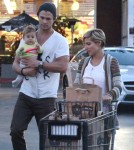 Exclusive... Chris Hemsworth & Family Grocery Shopping At Whole Foods