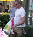 Exclusive... Eric Dane Stops For Lemonade With His Daughter