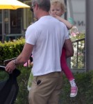 Exclusive... Eric Dane Stops For Lemonade With His Daughter