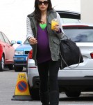 Exclusive... Pregnant Jenna Dewan Stays Healthy In London