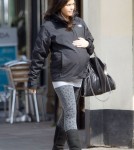 Pregnant Jenna Dewan Shops In Primrose Hill