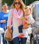 Jessica Alba Shops With Daughter Haven