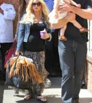 Jessica Simpson and Eric Take Maxwell To Seafood Lunch