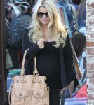 Semi-Exclusive... Pregnant Jessica Simpson Attends Party At Her Mom's House