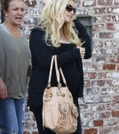 Semi-Exclusive... Pregnant Jessica Simpson Attends Party At Her Mom's House