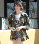 Paris Jackson & Mother Debbie Rowe Out For Lunch In Palmdale