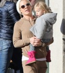 Pink & Family Enjoying Some Sightseeing In Amsterdam