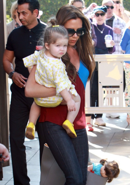 Victoria Beckham Takes Her Family To Lunch In LA
