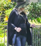 Pregnant Fergie Goes To Church