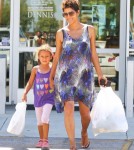 Pregnant Halle Berry Shopping With Nahla