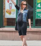Exclusive... Pregnant Kaylee DeFer Hailing A Cab In New York