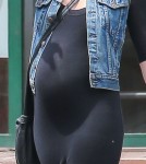 Exclusive... Pregnant Kaylee DeFer Hailing A Cab In New York
