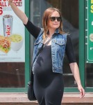 Exclusive... Pregnant Kaylee DeFer Hailing A Cab In New York