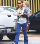 Semi-Exclusive... Natalie Portman Takes Aleph To A Community Center