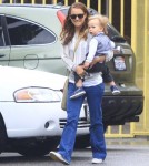 Semi-Exclusive... Natalie Portman Takes Aleph To A Community Center