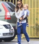 Semi-Exclusive... Natalie Portman Takes Aleph To A Community Center