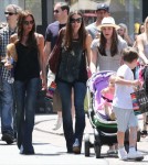 Victoria Beckham Shopping With Her Family At The Grove
