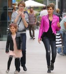 Semi-Exclusive... Jessica Alba Takes Honor Birthday Shopping