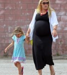 Semi-Exclusive... Pregnant Busy Philipps Takes Her Daughter To The Dentist