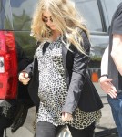 Pregnant Fergie Heads To The Studio