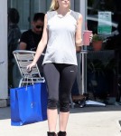 Pregnant Jamie King Stops For A Healthy Drink