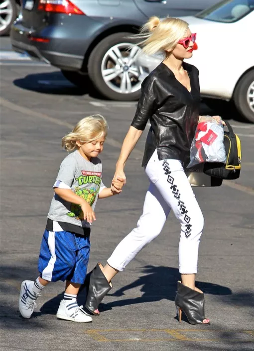 Gwen Stefani Drops Off Zuma At School