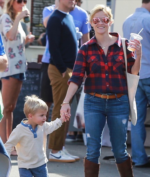 reese-witherspoon-ava-jim-tennessee-farmersmarket_1007.jpg