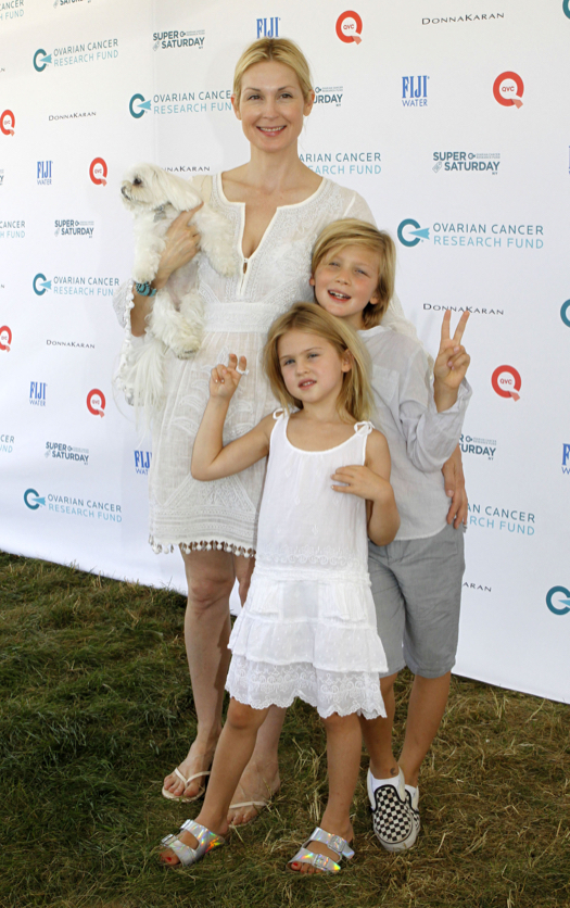 Kelly Rutherford Poses For Playful Pics With Her Children As Custody Battle Continues