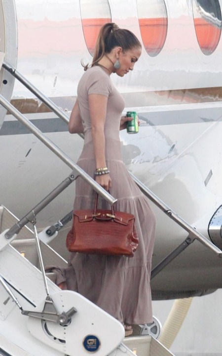 Jennifer Lopez Arriving in London