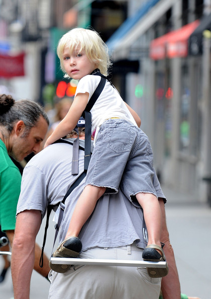 Naomi Watts, Liev Schreiber, and their two boys enjoy a family day out in New York City