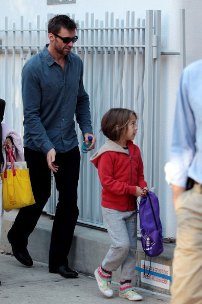 Hugh Jackman Drops Ava Off at School