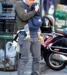 Orlando Bloom kisses his son Flynn