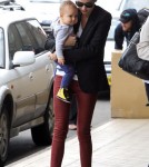 Miranda Kerr & Flynn at the airport in Sydney, Australia on Friday (December 2).