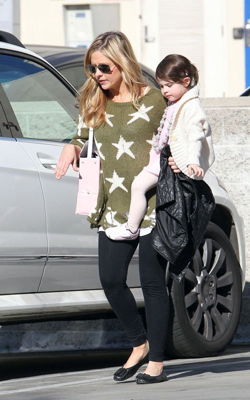 Sarah Michelle Gellar with her daughter Charlotte as they go out for coffee and a ballet class (December 10).