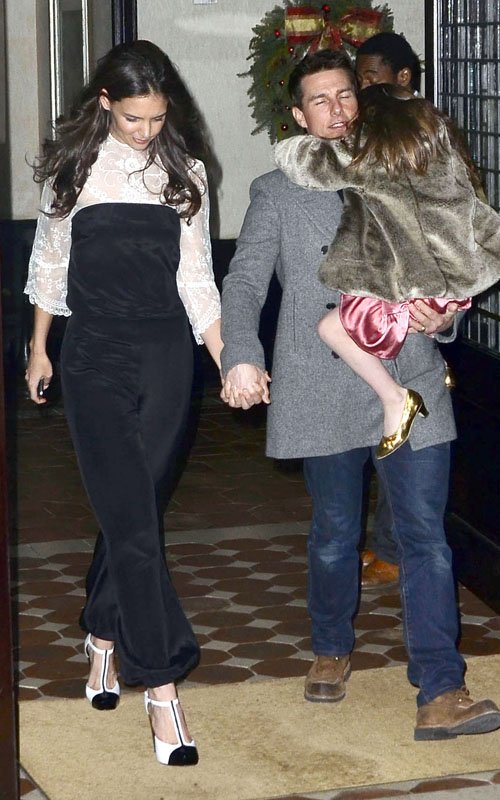 Tom Cruise, Katie Holmes and Suri out for dinner in New York City (December 18)