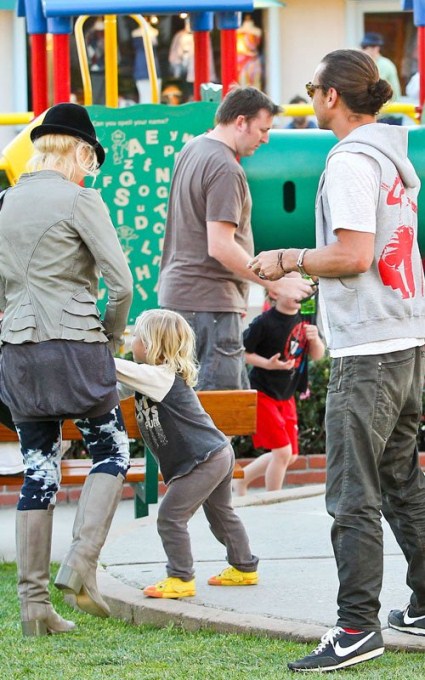 Gwen Stefani, Gavin Rossdale Take Kids To The Park