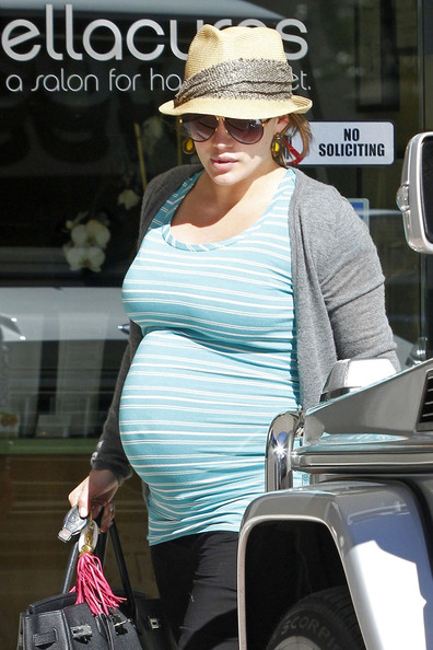 Pregnant Hilary Duff leaves a nail salon in Los Angeles
