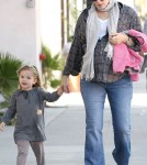 Jennifer Garner and Seraphina running errands in Santa Monica (January 31)
