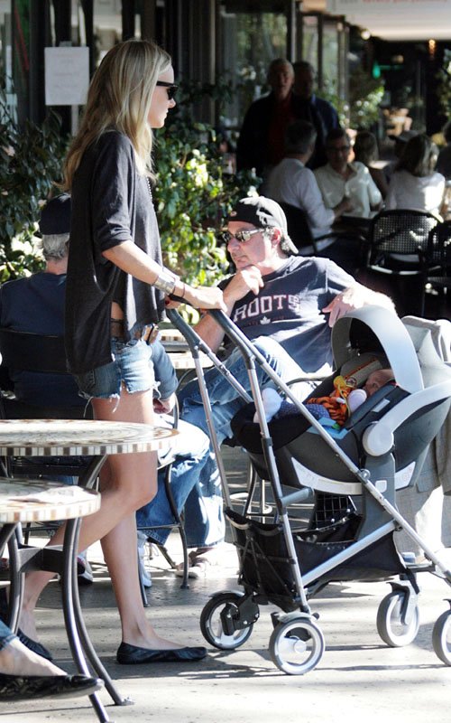Kimberly Stewart and baby Delilah Del Toro having lunch in LA (December 2)